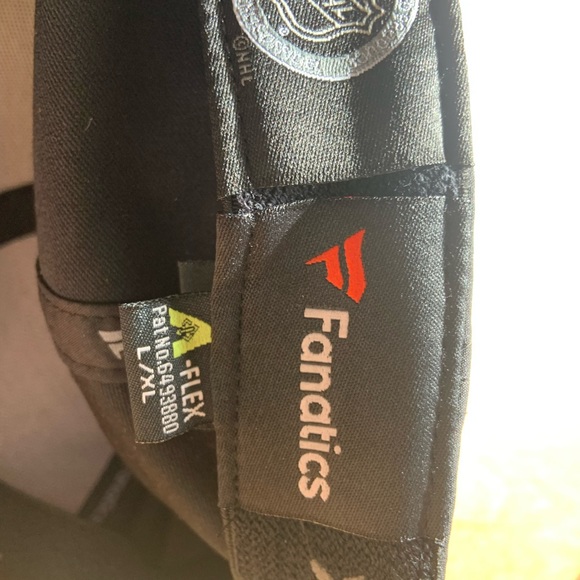 New Calgary Flames collectable “C of Red” Hat. L-XL - Picture 6 of 8